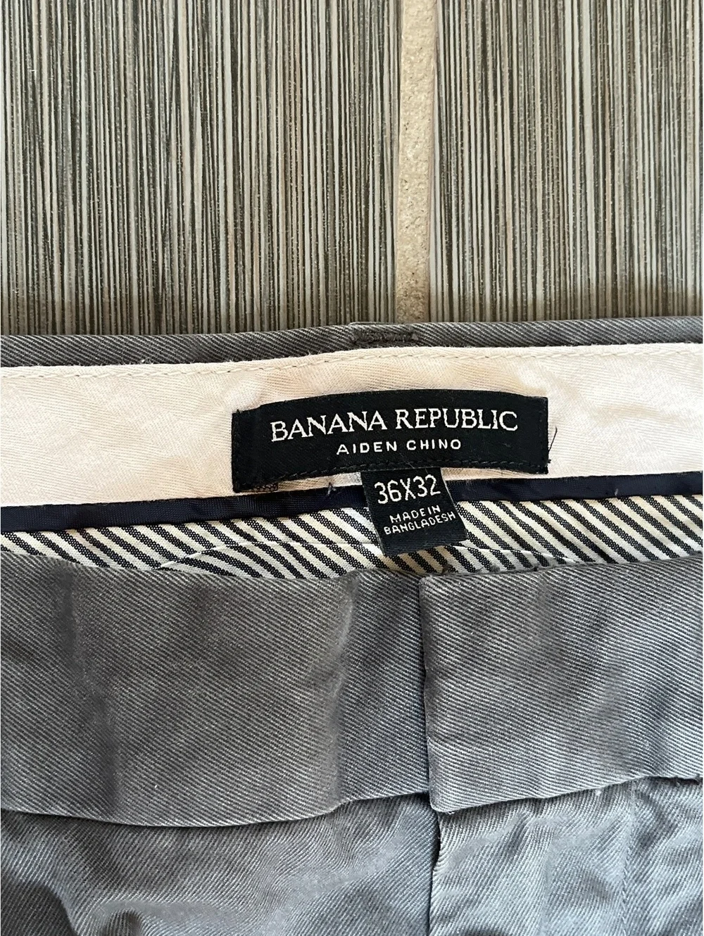 Banana Republic Aiden Men’s Chinos | Charcoal Gray | 36x32 | Excellent Condition